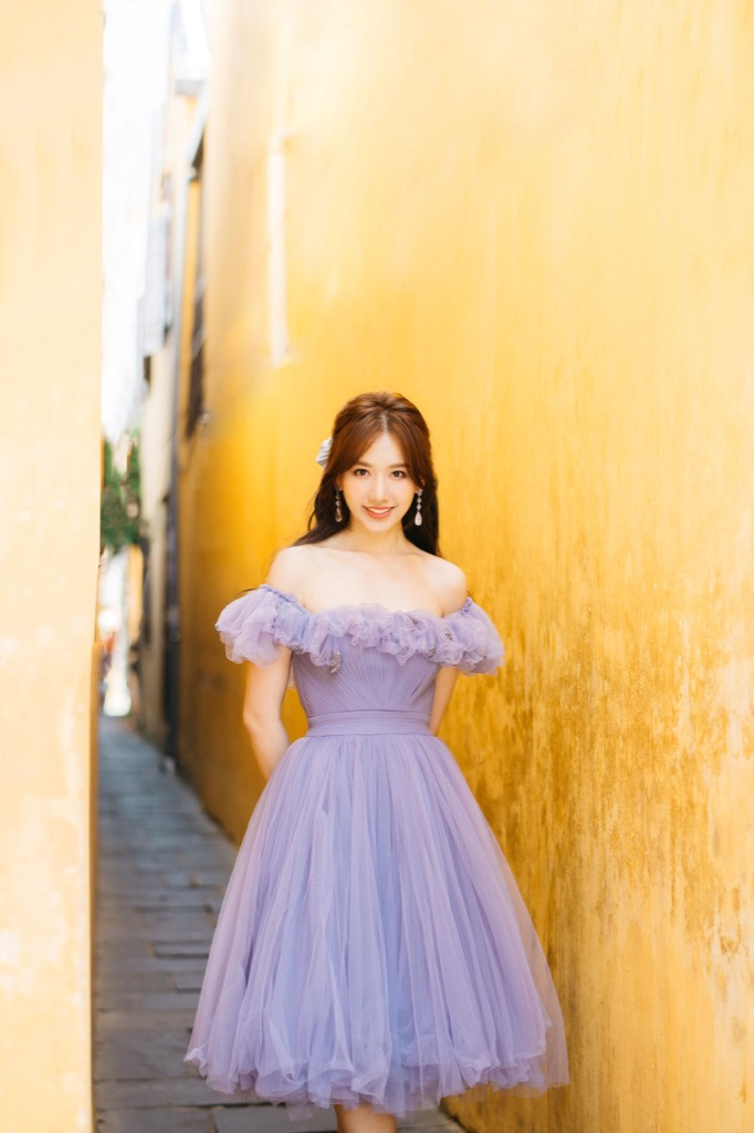 Hari Won làm thợ chụp ảnh cho mẹ ruột người Hàn trong chuyến du lịch Đà Nẵng ảnh 5