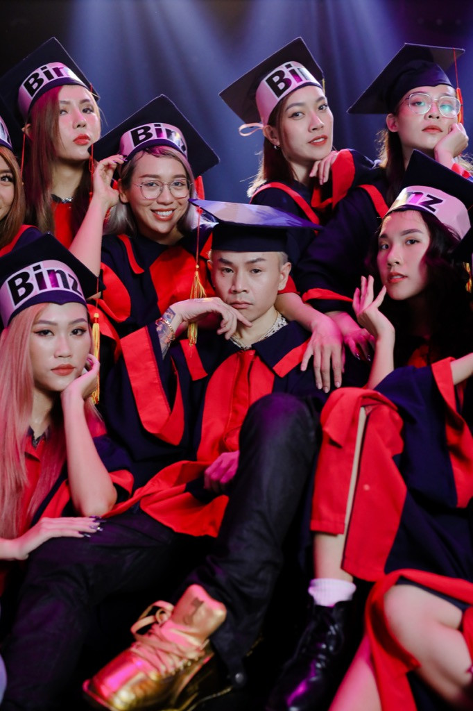 Ra MV cùng ngày với Sơn Tùng M-TP, Binz vẫn không hề “lép vế” với “Bigcityboi“ ảnh 1