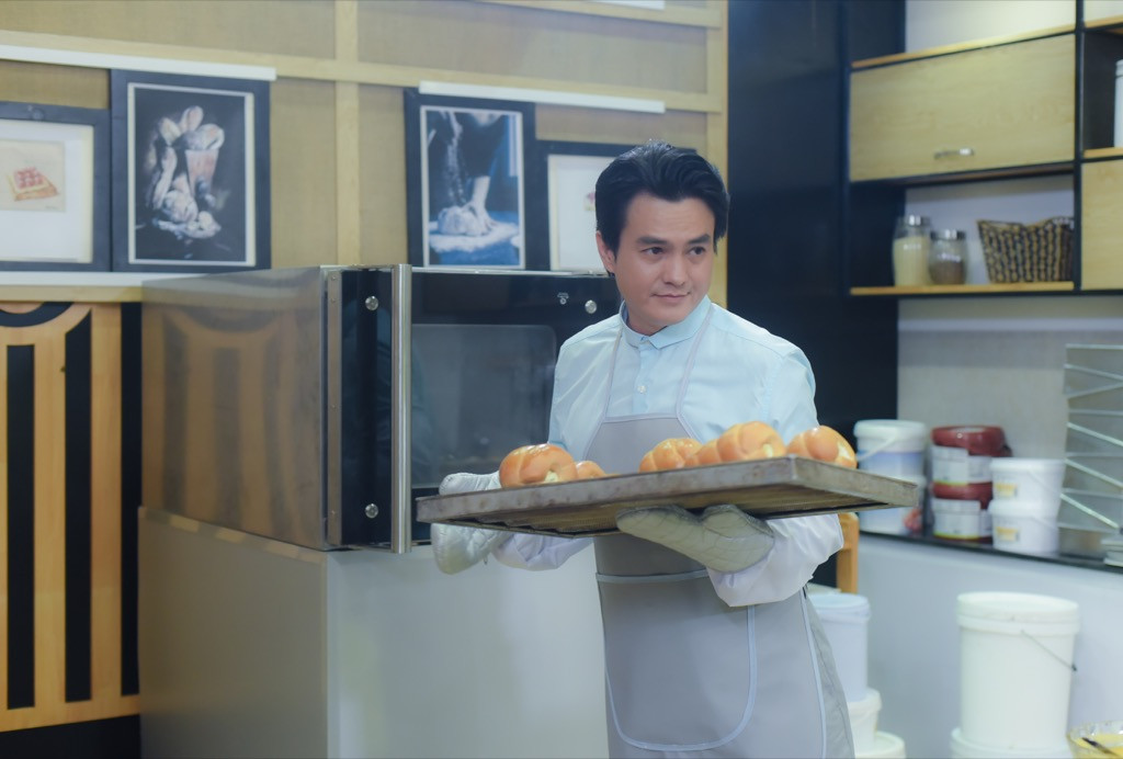 Hotgirl Ngọc Thảo, Trương Mỹ Nhân đóng phim “Vua Bánh Mì” phiên bản Việt ảnh 6