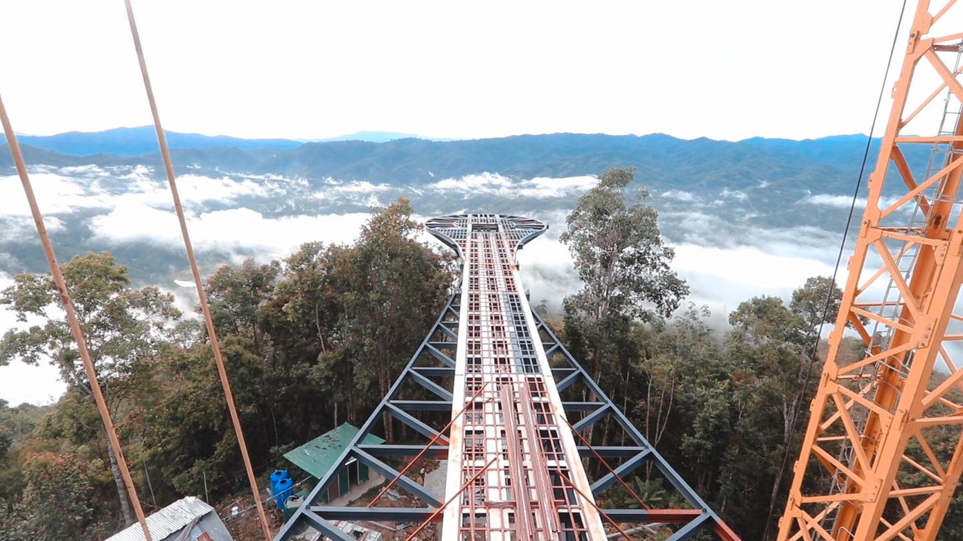 Quá trình xây dựng Ai Yerweng Skywalk hiện đã hoàn tất khoảng 80% Cầu kính trên không dài nhất Đông Nam Á sắp mở cửa: “Hội cuồng chân” nôn nóng “check-in“ ảnh 3