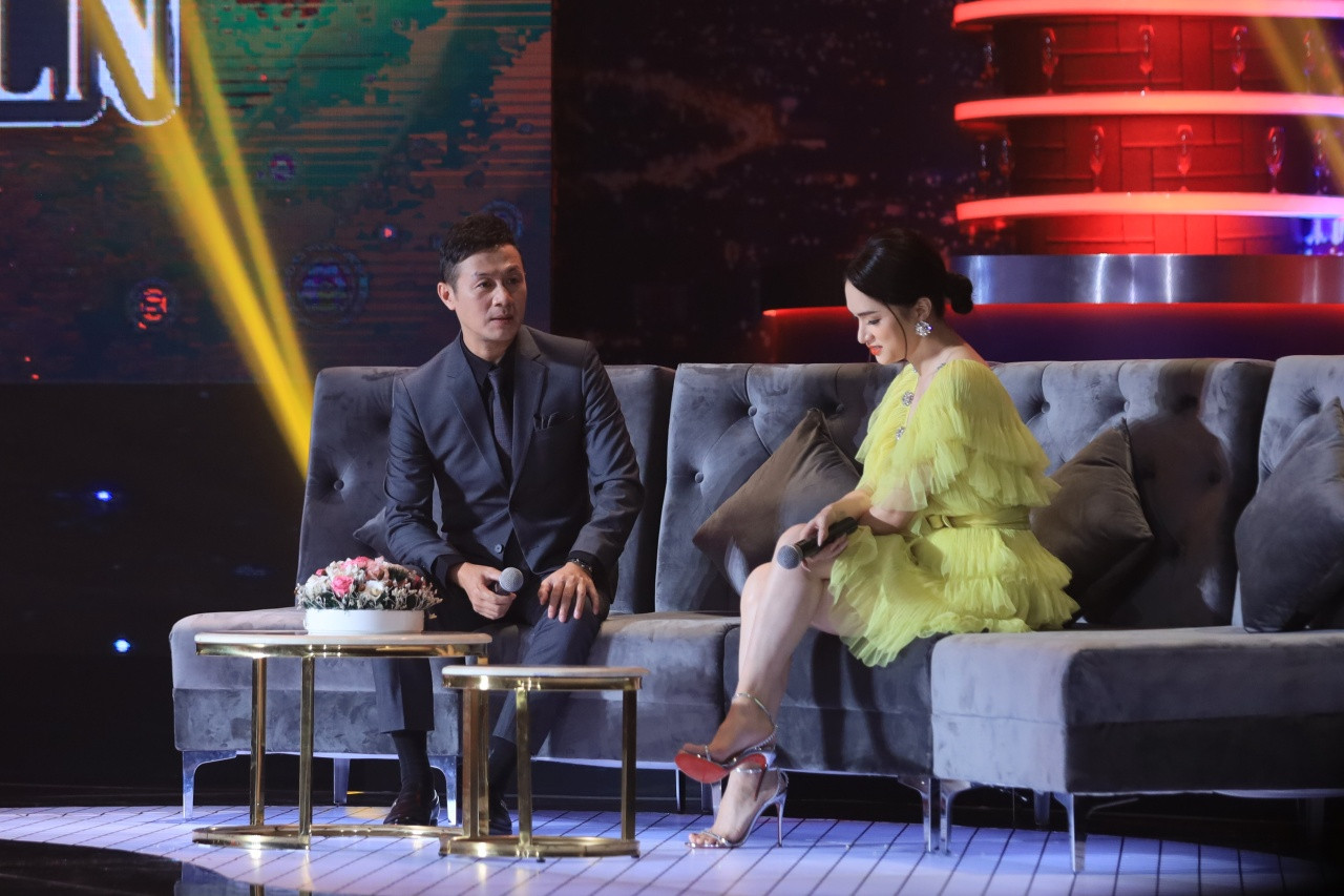 Hậu sóng gió tình cảm, Hương Giang sánh đôi cùng MC Anh Tuấn trong show âm nhạc ảnh 4