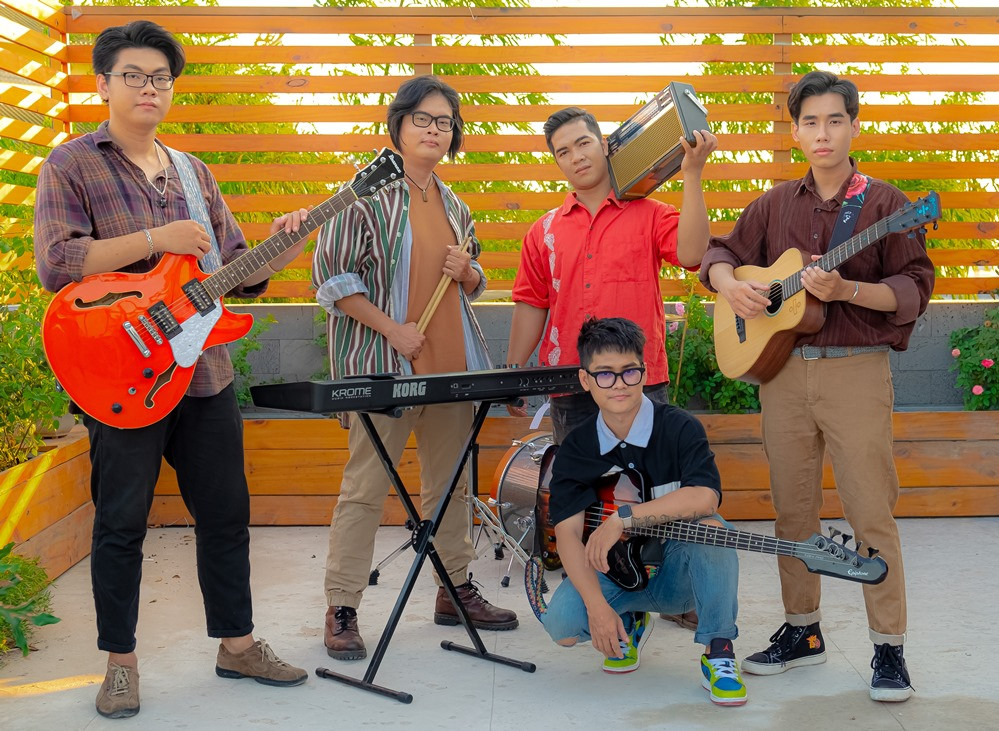 WHEE! - Ban nhạc tân binh chăm chỉ nhất mùa dịch COVID-19 ảnh 1