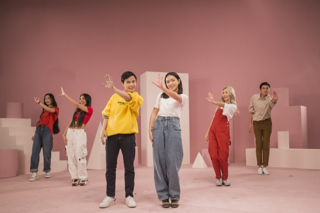 Quang Đại, Quỳnh Anh Shyn, Châu Bùi... lan tỏa thông điệp nói không với nhựa dùng một lần ảnh 3