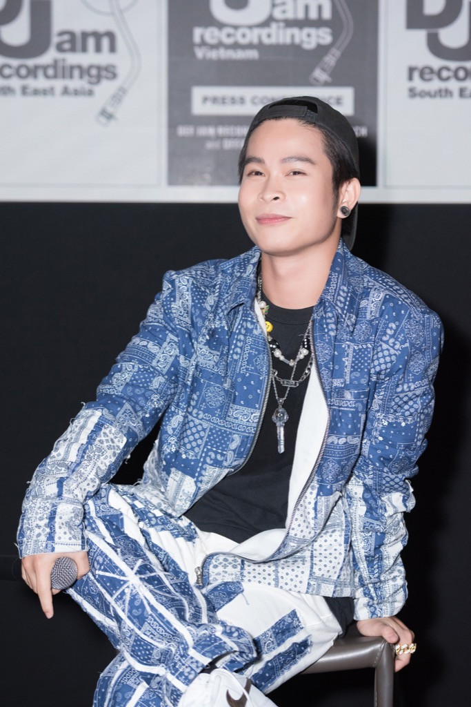 HIEUTHUHAI, Pháo, Rich Choi... cùng hàng trăm rapper hội tụ chúc mừng Obito ra mắt MV mới ảnh 6