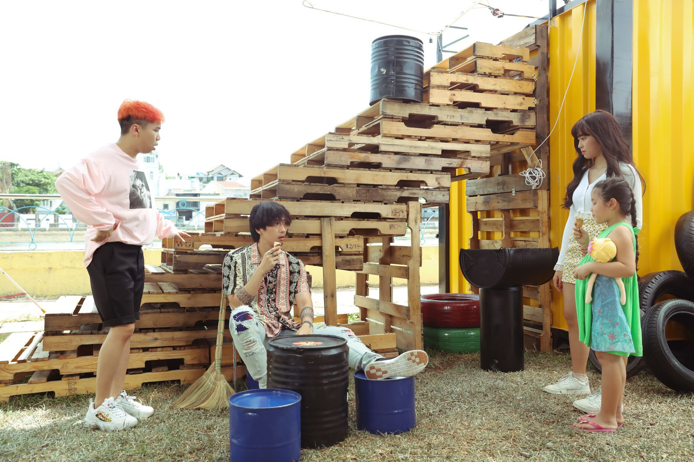 Tuấn Trần say nắng “Trà Long” Khánh Vân, gây hoang mang khi trở thành “bố trẻ” bất đắc dĩ ảnh 4