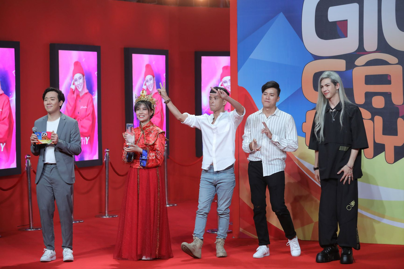 MisThy náo động cả sân khấu “Ơn Giời” và giành ngay cúp, không làm diễn viên hơi phí! ảnh 5