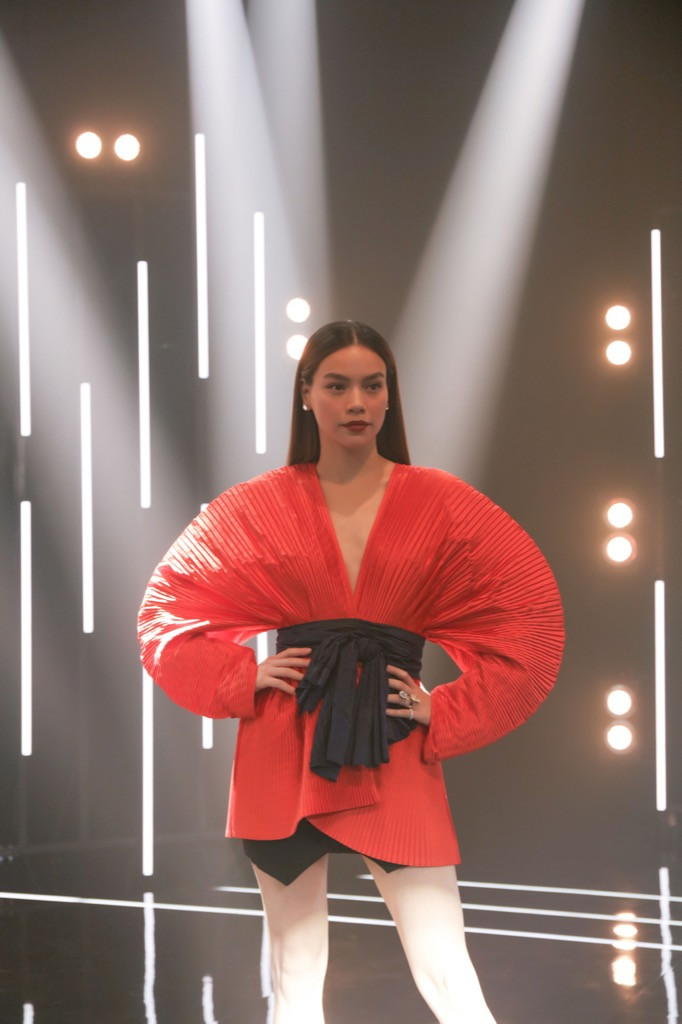 Hồ Ngọc Hà làm giám khảo khách mời trong cuộc thi âm nhạc cùng huyền thoại Michael Bolton ảnh 4