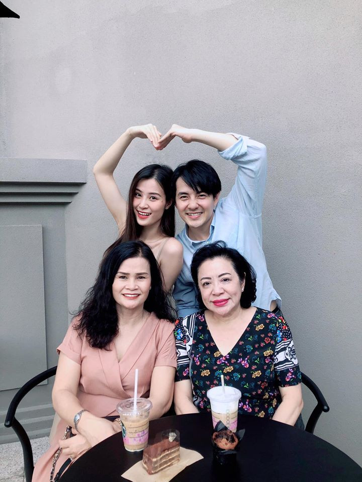 Sao Việt 24H: Vợ chồng Nhi - Thắng, Hoàng Yến, Thanh Hằng... mừng “Ngày Của Mẹ“ ảnh 5