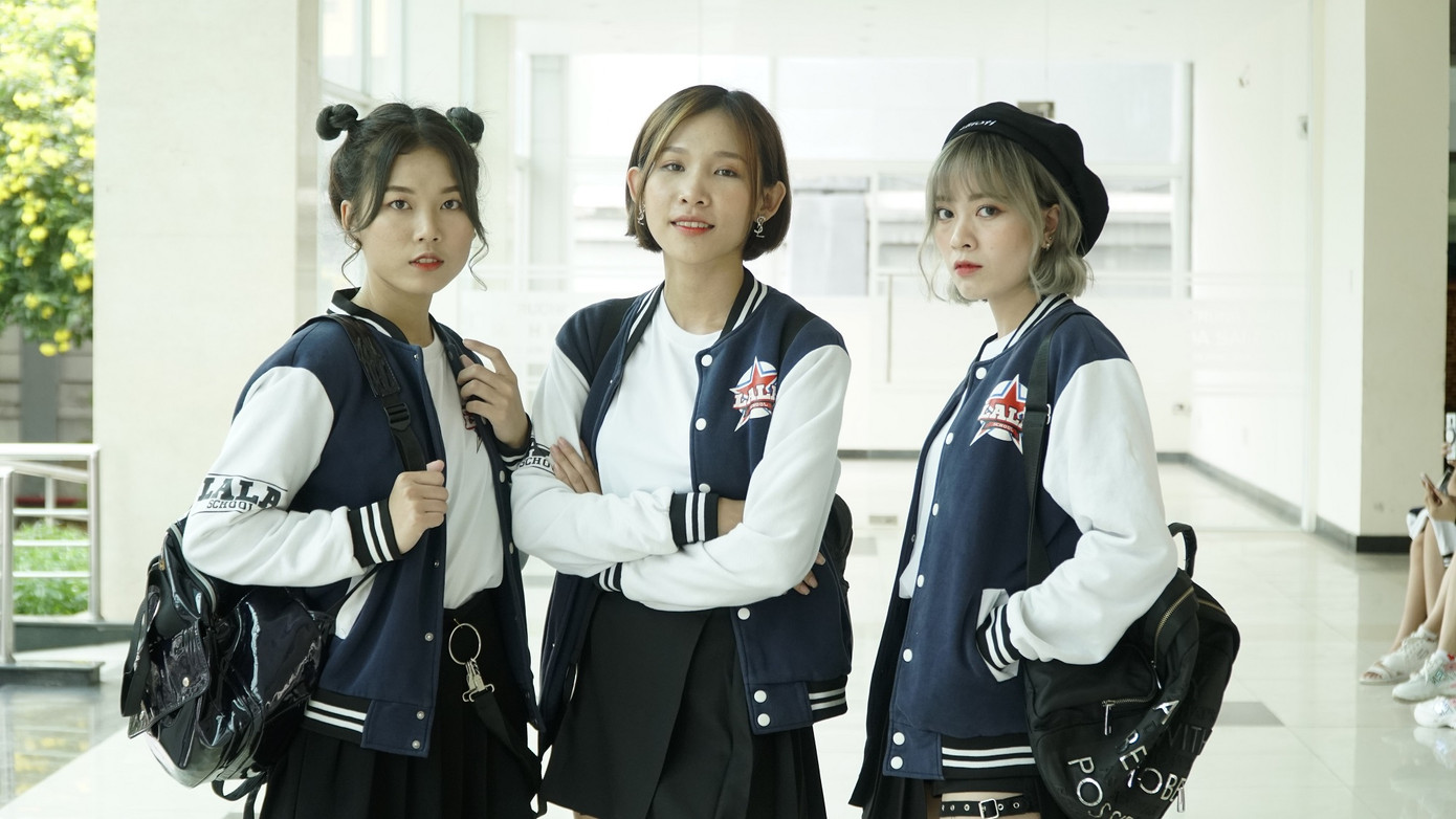 Sao Việt mùa cách ly: Han Sara khoe eo thon, Cao Xuân Tài phải kéo dài thời gian cách ly ảnh 6