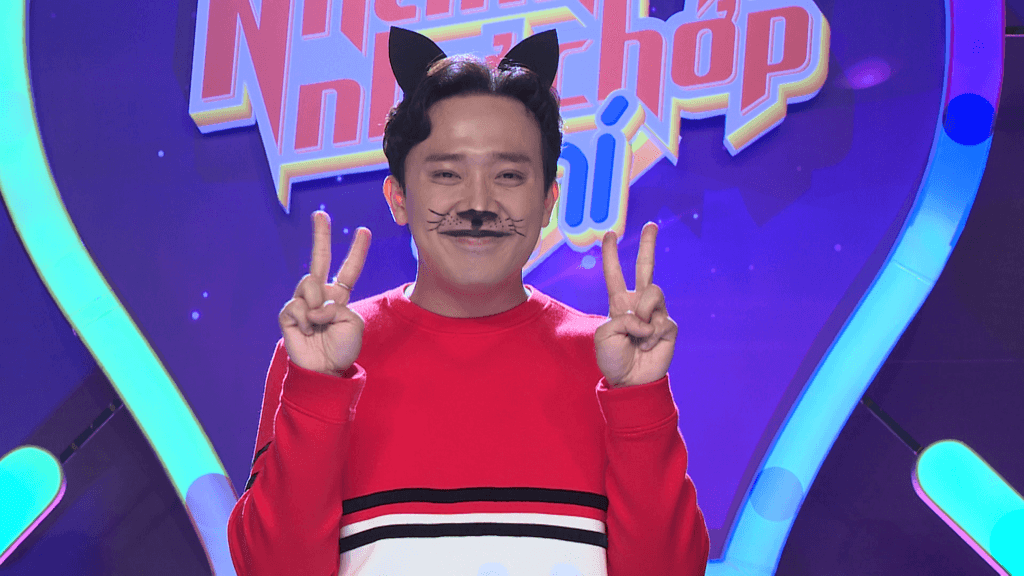  Trấn Thành vẽ mặt mèo để lấy lòng các em nhỏ trong “Nhanh Như Chớp Nhí“ ảnh 1