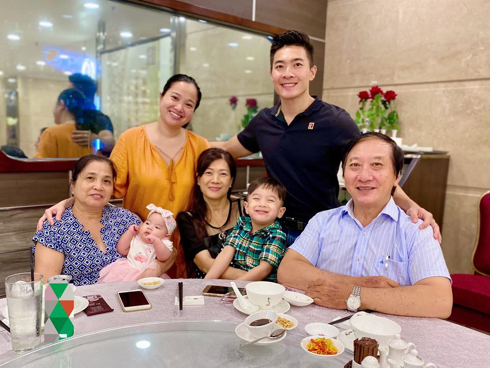 Sao Việt 24H: Vợ chồng Nhi - Thắng, Hoàng Yến, Thanh Hằng... mừng “Ngày Của Mẹ“ ảnh 4