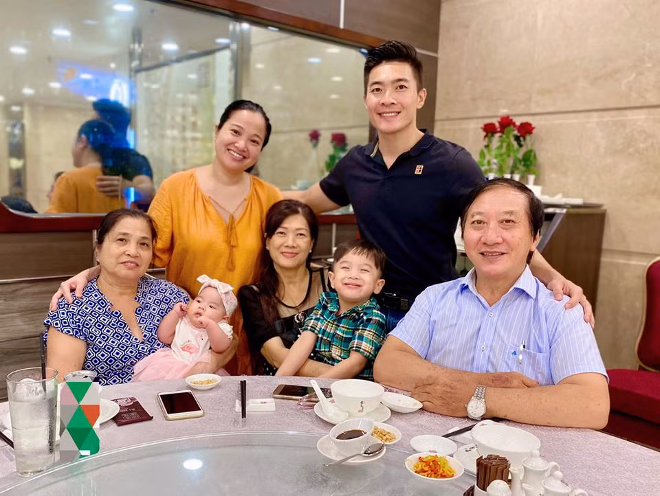 Sao Việt 24H: Vợ chồng Nhi - Thắng, Hoàng Yến, Thanh Hằng... mừng “Ngày Của Mẹ“ ảnh 4