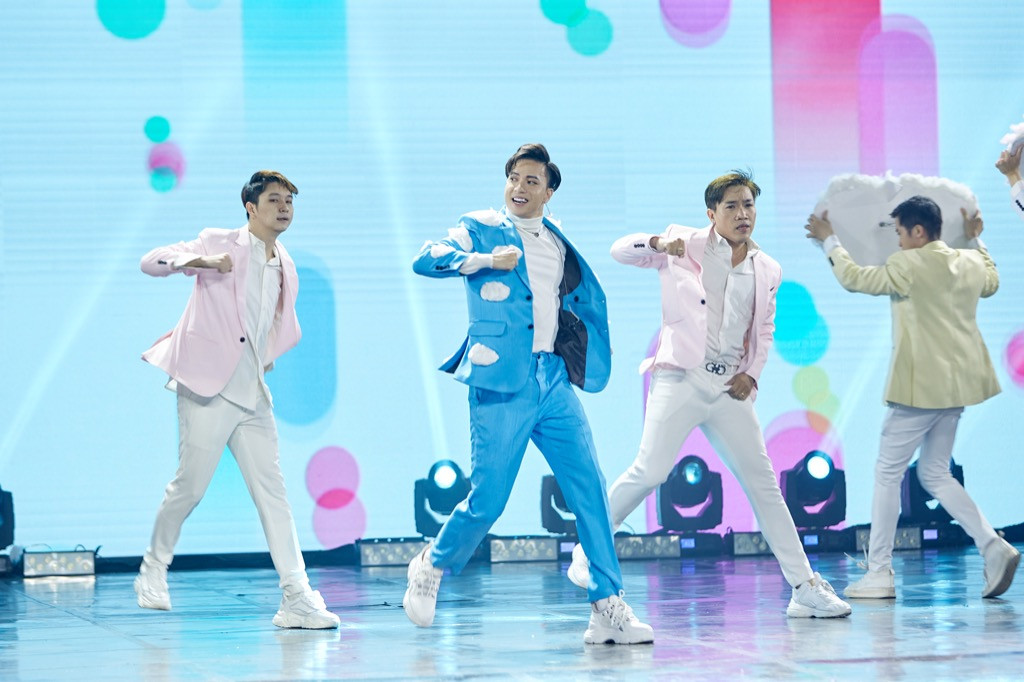 S.T Sơn Thạch hoãn phát hành MV nhưng vẫn giữ lời hứa diễn live ca khúc mới tặng fan ảnh 2