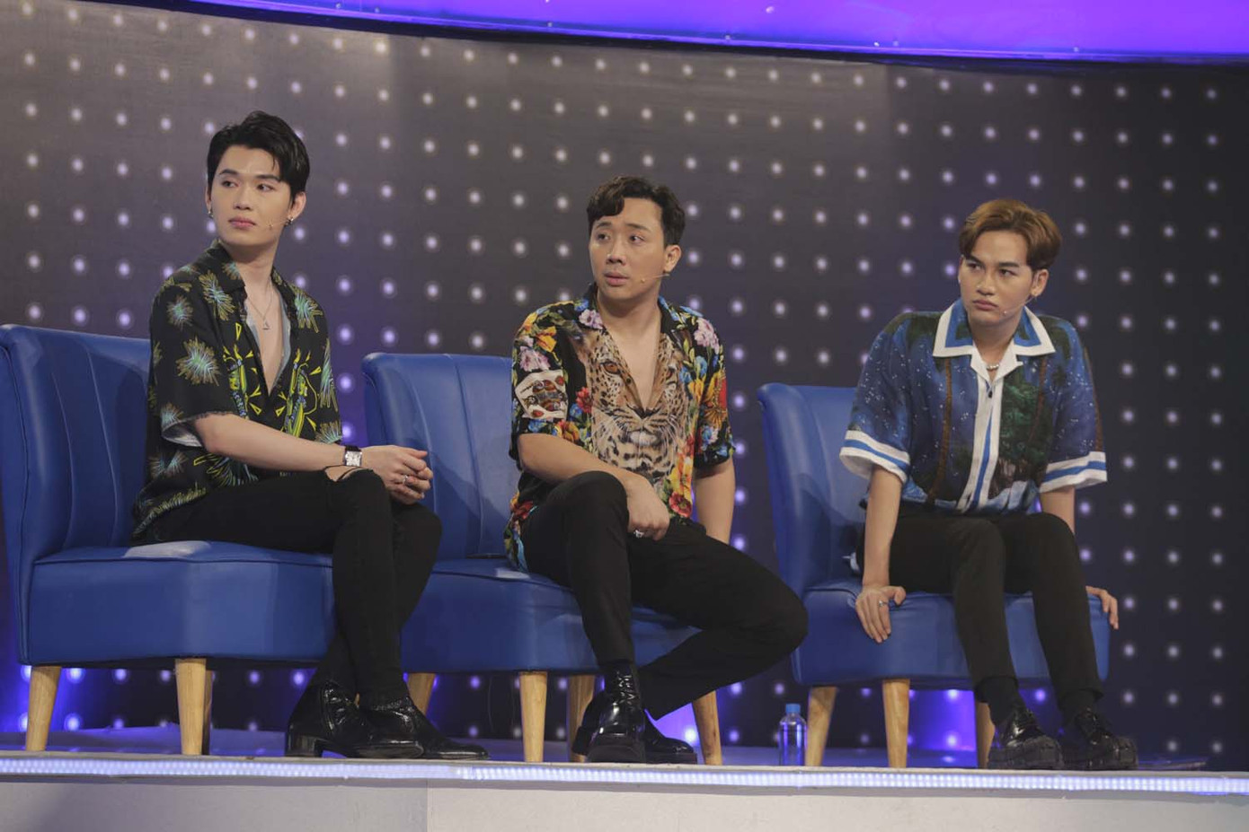 Trúc Nhân “giật micro” trai đẹp Bạc Liêu vì hát dở banh nóc ở “Giọng Ải Giọng Ai“ ảnh 1