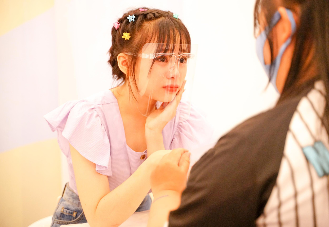 Các thành viên nhóm SGO48 mang mặt nạ phòng dịch để bắt tay với hơn 1000 fan ảnh 4