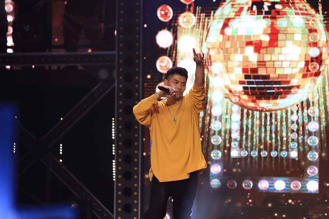 Rap Việt tập 1: Suboi phán Karik “một màu”, xuất hiện “bậc thầy” kể chuyện bằng rap ảnh 5