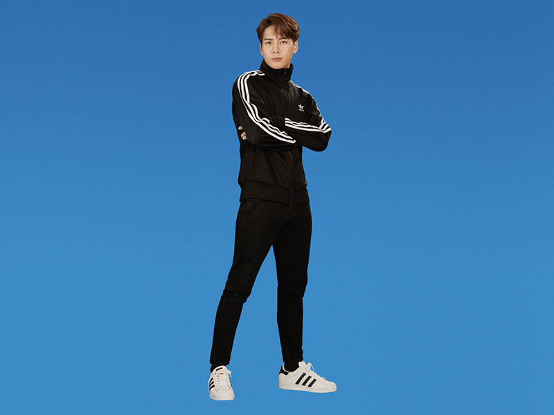 Nam idol người Hong Kong Jackson Wang điển trai, cool ngầu trong bộ tracksuit cơ bản cùng thần thái nam tính, khoẻ khoắn. BLACKPINK “cool ngầu”, “đẹp đủ kiểu” trong set đồ thể thao đơn sắc ảnh 2
