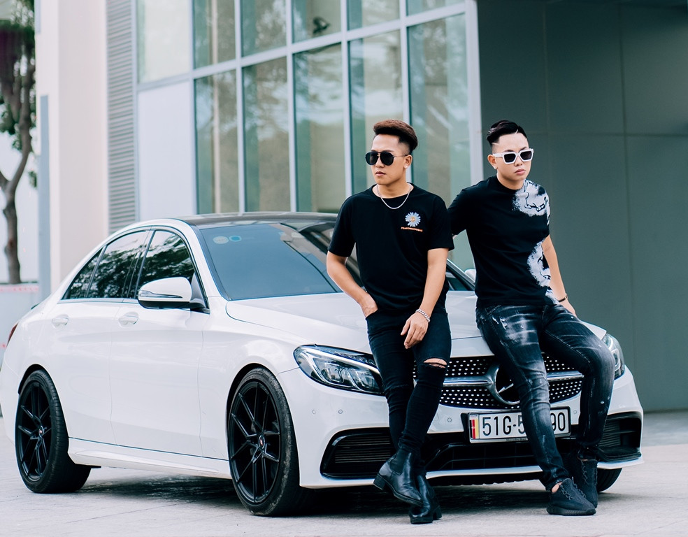 V-Biz 24H: Jack khoe ảnh selfie cực “cute”, Châu Khải Phong kết hợp cùng học trò Tuấn Hưng ảnh 7