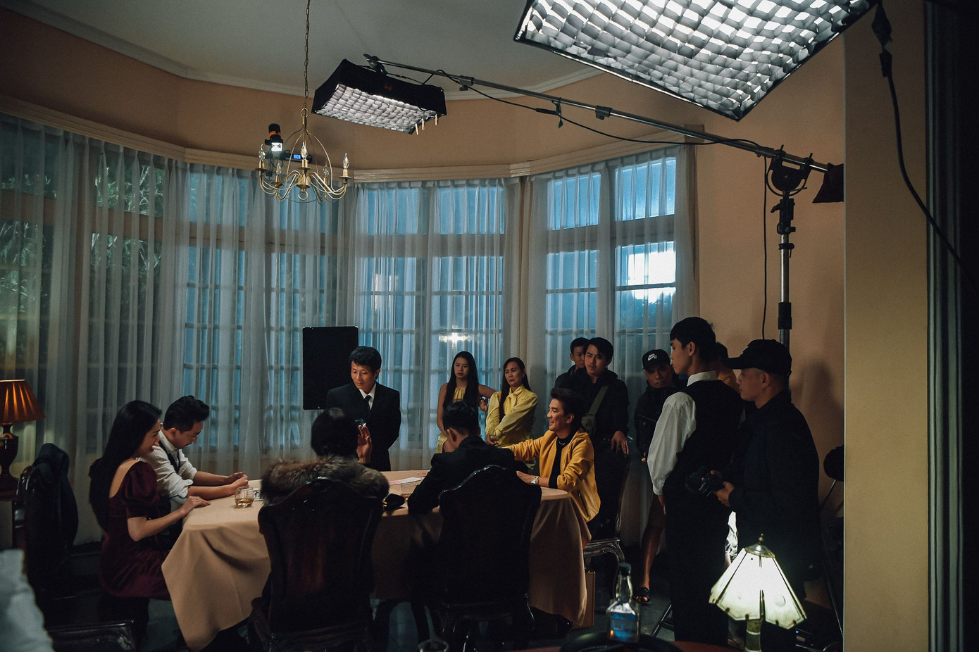 Lý Nhã Kỳ xuất hiện chớp nhoáng trong teaser MV kịch tính của Đàm Vĩnh Hưng ảnh 4