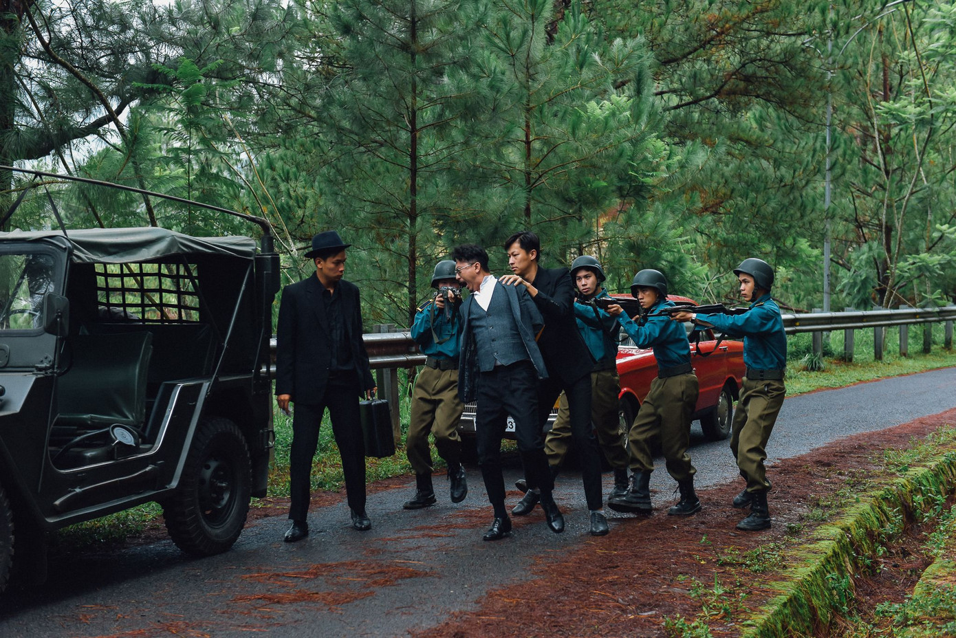 Lý Nhã Kỳ xuất hiện chớp nhoáng trong teaser MV kịch tính của Đàm Vĩnh Hưng ảnh 5