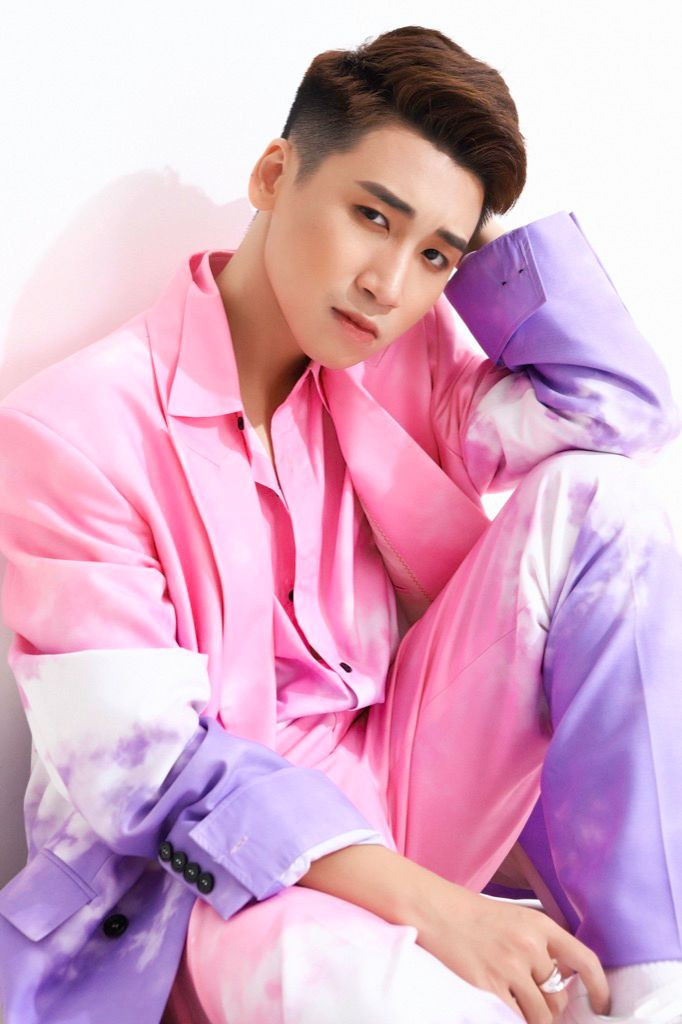 Huy Cung đón tuổi mới bằng bộ ảnh “hường phấn”, làm vlog tặng fan nhân dịp sinh nhật ảnh 3