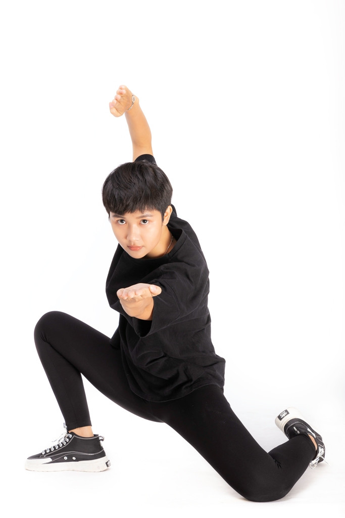 “Cô em trendy” Khánh Linh hóa thân thành nữ tướng chinh phục Trương Ngọc Ánh ảnh 7