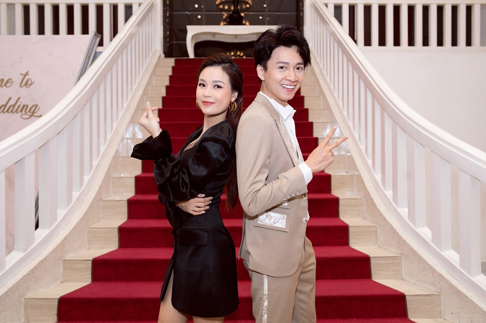 Chụp ảnh thân thiết với Sam nhưng Ngô Kiến Huy lại gây chú ý bởi vẻ ngoài xanh xao, gầy gò ảnh 4