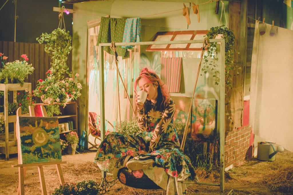 Phương Ly kết hợp LyLy ra mắt ca khúc dành cho hội “Nhớ quá mà ngại không nói ra“ ảnh 4