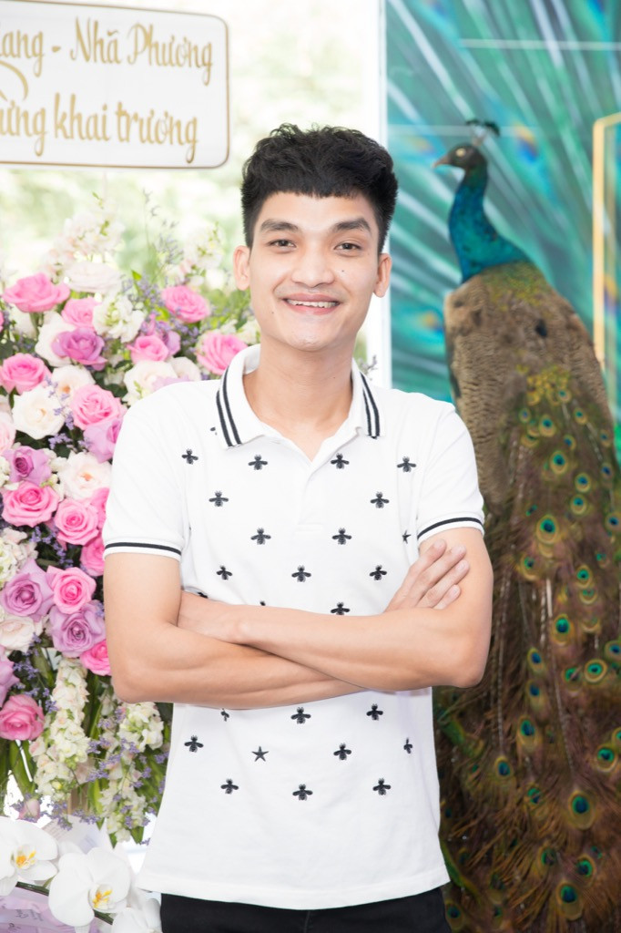 Trường Giang, Ninh Dương Lan Ngọc chúc mừng Ngô Kiến Huy lên chức ông chủ ảnh 7