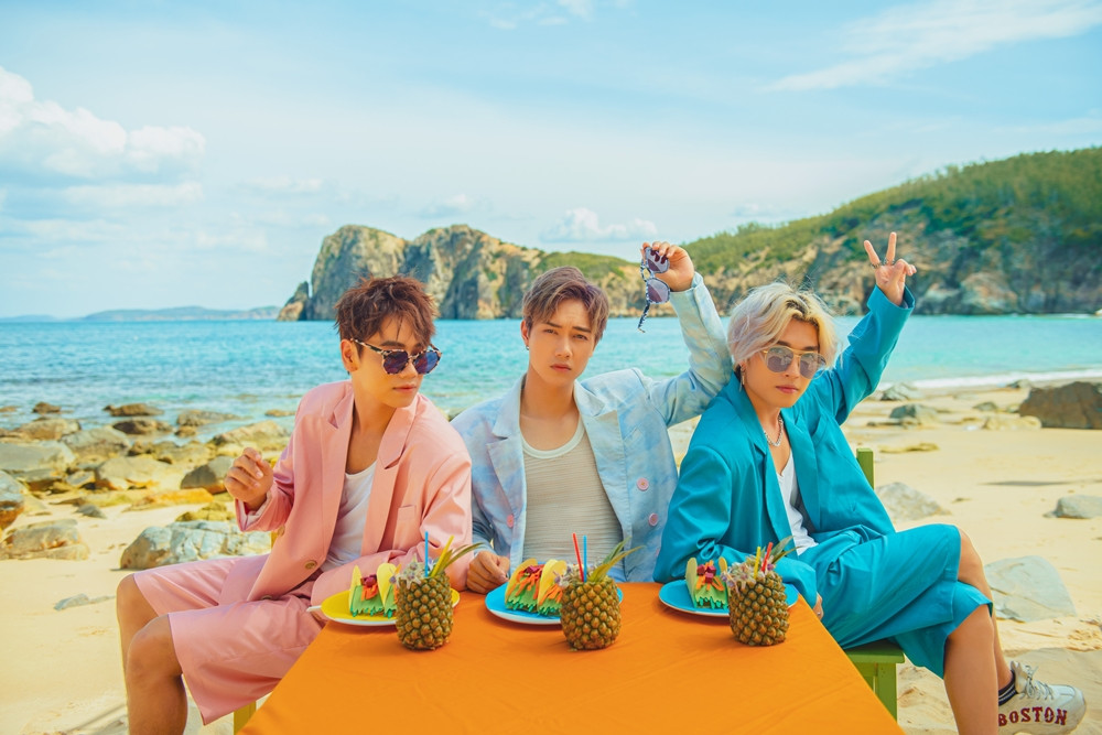 JSol "bất chấp thủ đoạn" để cưa đổ Han Sara trong MV “Hiếm Có Khó Tìm“ ảnh 2