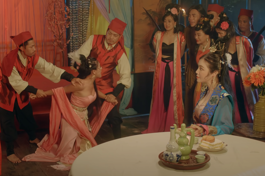 Nam Thư bị Elly Trần “đánh ghen” trong web-drama cổ trang của Lê Dương Bảo Lâm ảnh 2