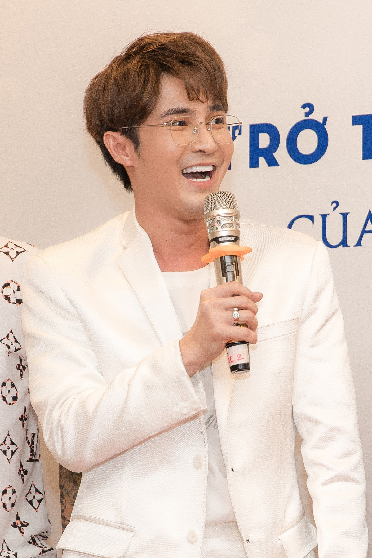 Huỳnh Lập lần đầu vào vai bác sĩ gây mê trong phim mới của Việt Hương ảnh 2