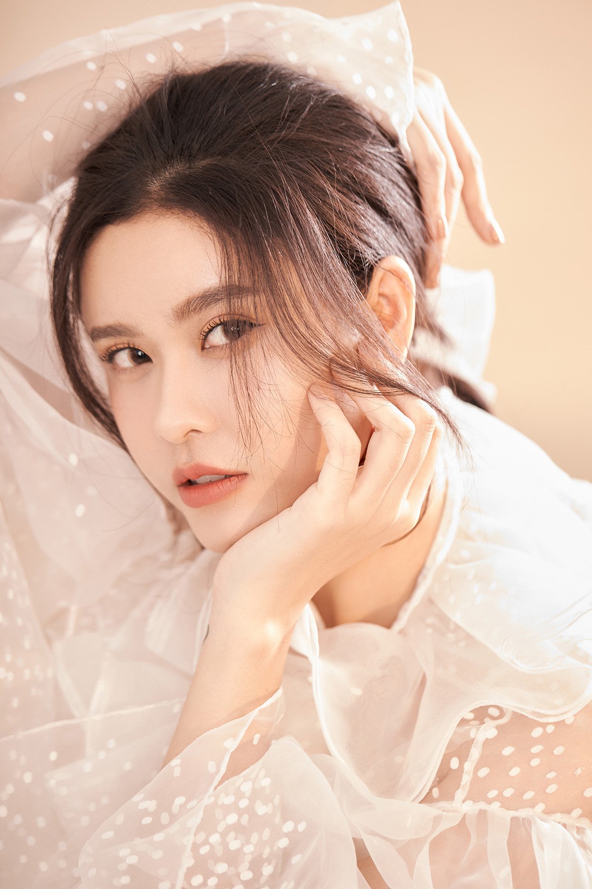 Sao Việt 24H: Juun Đăng Dũng hợp tác cùng họa sĩ nổi tiếng, Phạm Quỳnh Anh khoe nhà mới ảnh 10