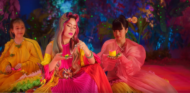 Hậu Hoàng và Trà Long “Mắt Biếc” tham gia MV của Hoàng Thùy Linh ảnh 2