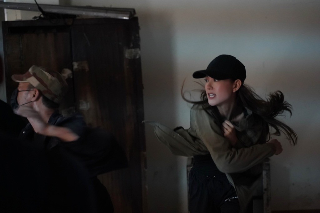 Minh Hằng đánh cascadeur chảy cả máu mũi khi diễn cảnh hành động ảnh 2