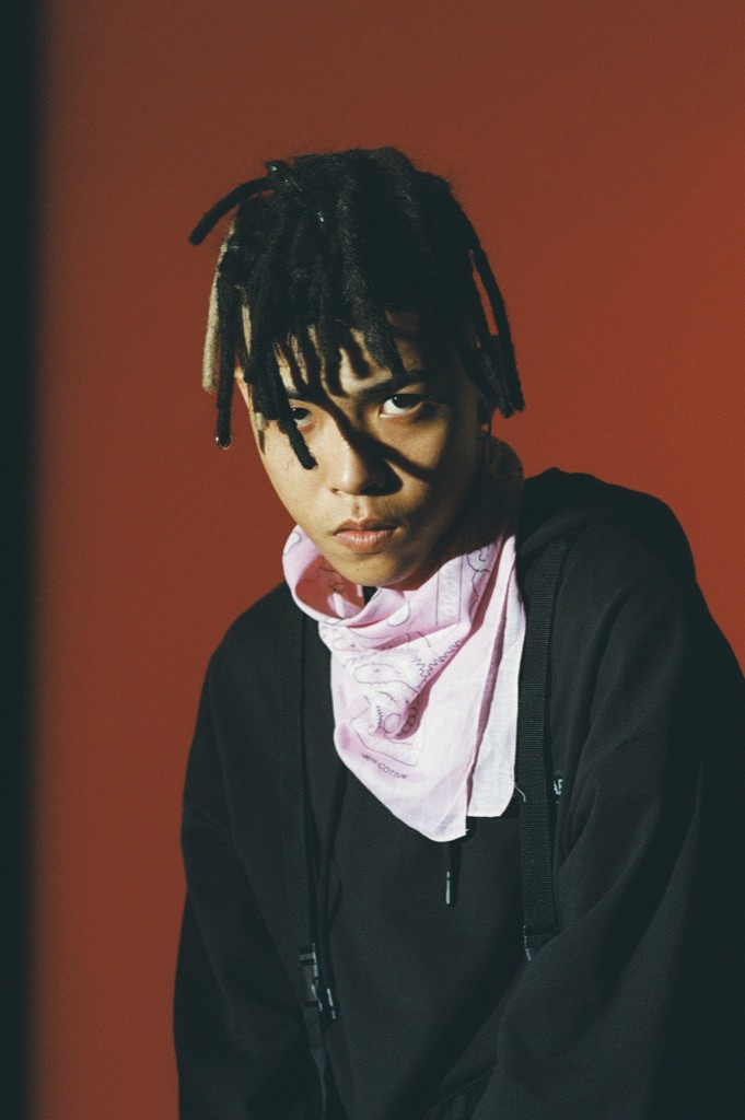 Binz tung bộ ảnh với 9 chiến binh tại “Rap Việt”, toàn đội nổi bật với concept đen-hồng ảnh 2