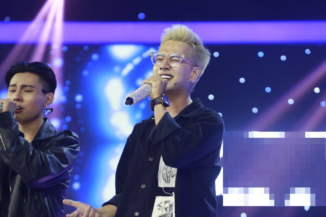 Miu Lê “tức cái lồng ngực” khi Lou Hoàng “quăng miếng rớt” ở “Giọng Ải Giọng Ai“ ảnh 2