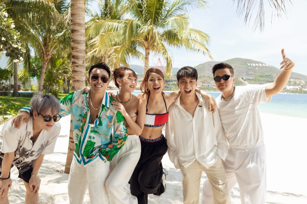 Chi Pu “lôi kéo” hội bạn thân Sun HT, Jaykii, Bê Trần tham gia “Chi Pu's Greatest Show“ ảnh 4