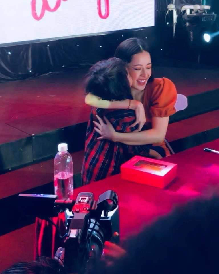 Chi Pu quay hẳn clip “siêu cưng” để hồi đáp tình cảm của fan hâm mộ nhí ảnh 2