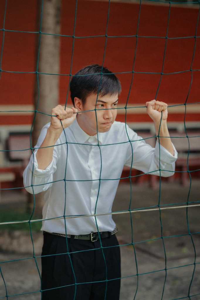 Đón chào mùa tựu trường, Lou Hoàng tung ngay MV “Bạn Cấp 3” đậm chất thanh xuân ảnh 1