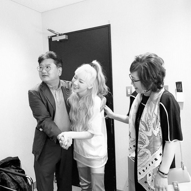 Chưa đầy 2 tháng sau khi bố mất, Taeyeon thông báo bà qua đời ảnh 2