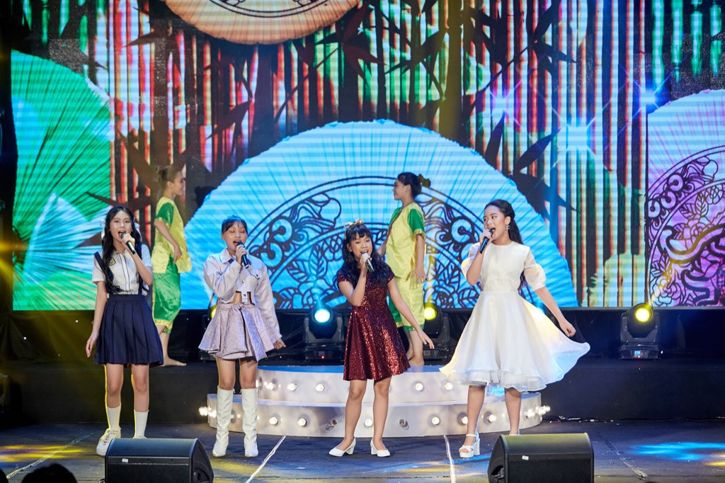 K-ICM đệm đàn cho Gia Khiêm hát, Phương Mỹ Chi khoe giọng ngào ở tuổi 17 ảnh 3