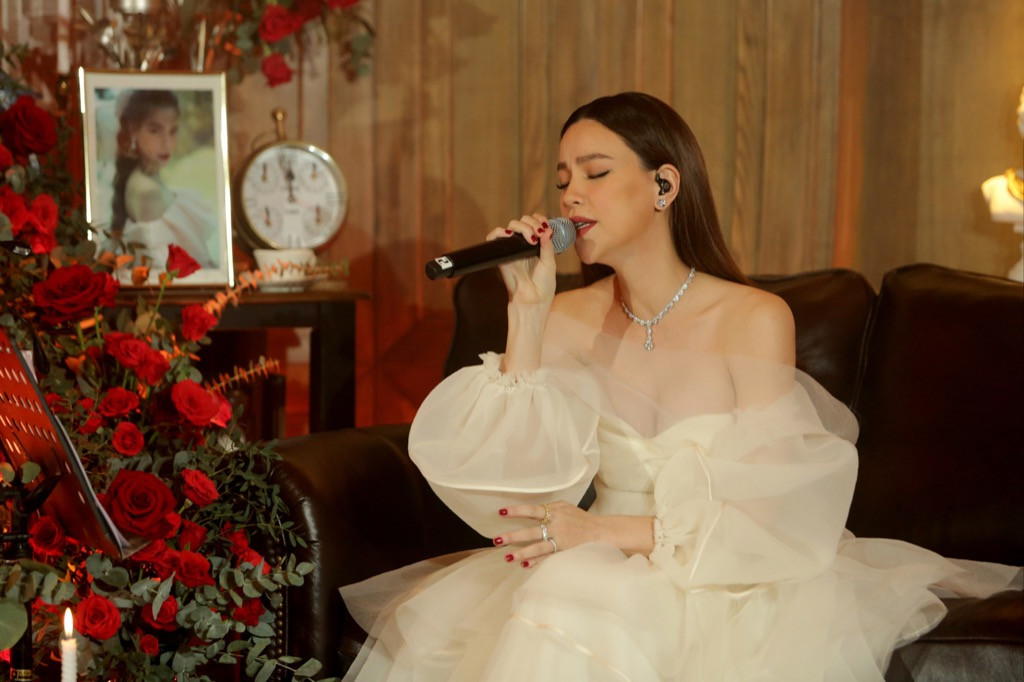 Uyên Linh lần đầu song ca cùng Hồ Ngọc Hà tái hiện loạt hit đình đám một thời ảnh 1