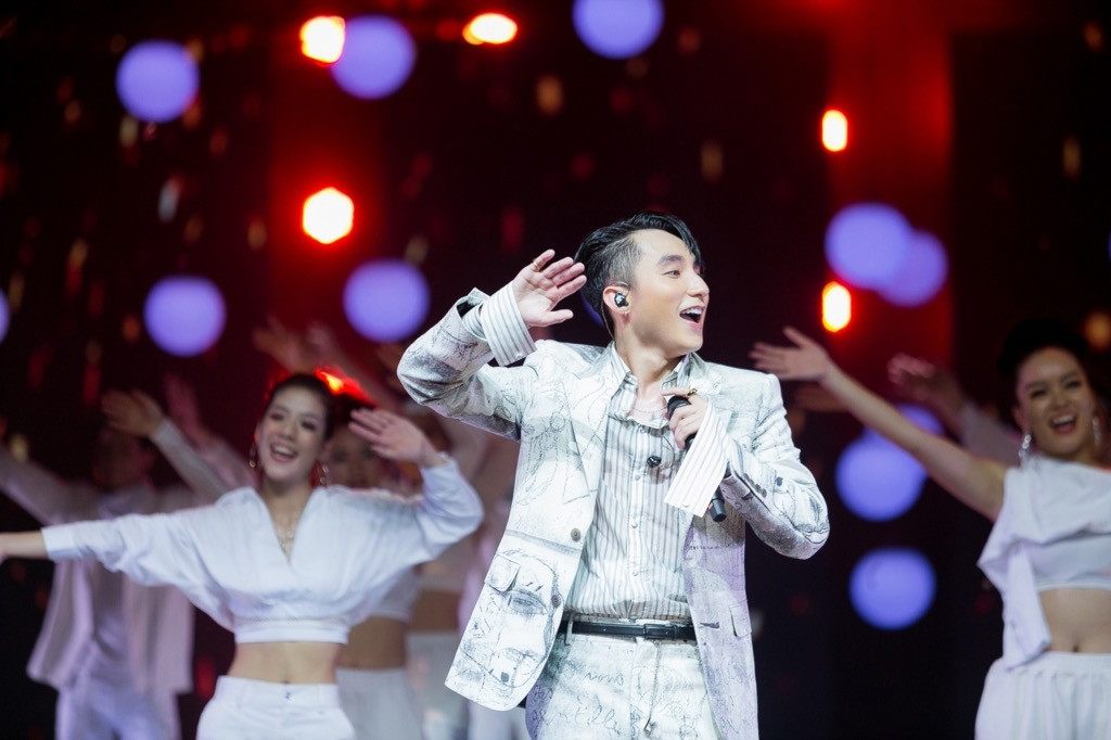 Sau 10 ngày, “SKY TOUR Movie” mang về cho Sơn Tùng M-TP hơn 11 tỷ đồng ảnh 2