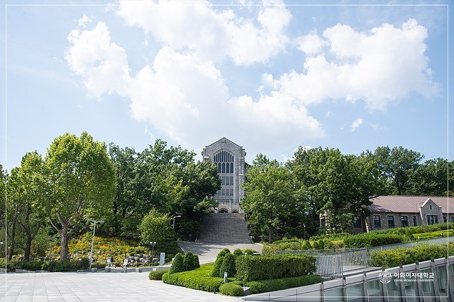 Đại học Ewha - cảnh đẹp như phim, thiên đường ẩm thực mê hoặc “team yêu Hàn Quốc” ảnh 2