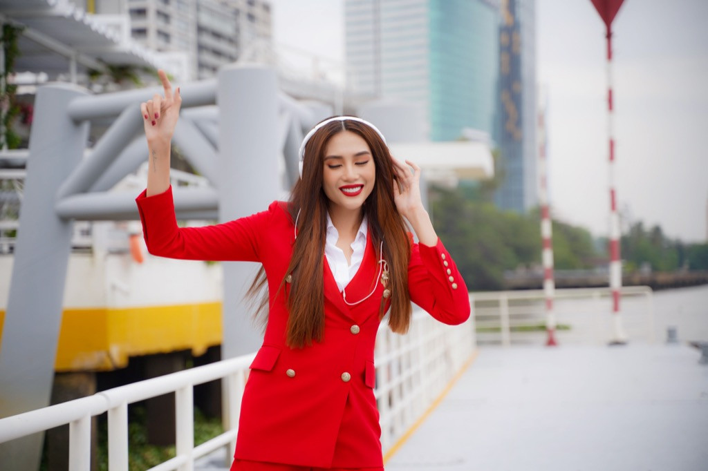 Minh Hằng, X2X, Võ Hoàng Yến... “phượt” khắp 3 miền để quảng bá hình ảnh Việt Nam ảnh 4