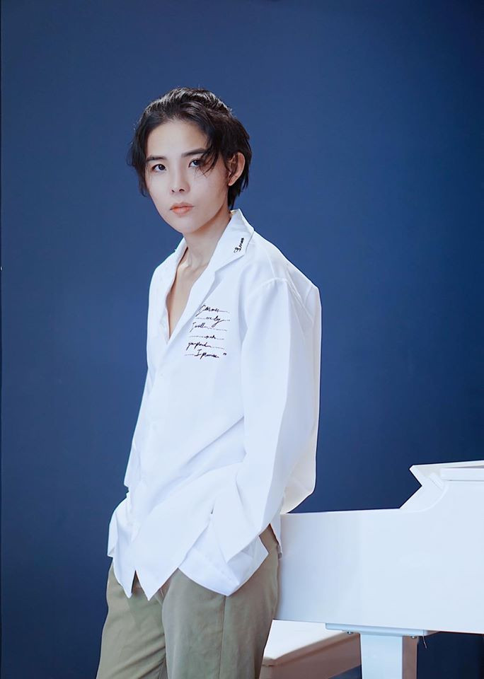 Sao Việt mùa cách ly: Han Sara khoe eo thon, Cao Xuân Tài phải kéo dài thời gian cách ly ảnh 7