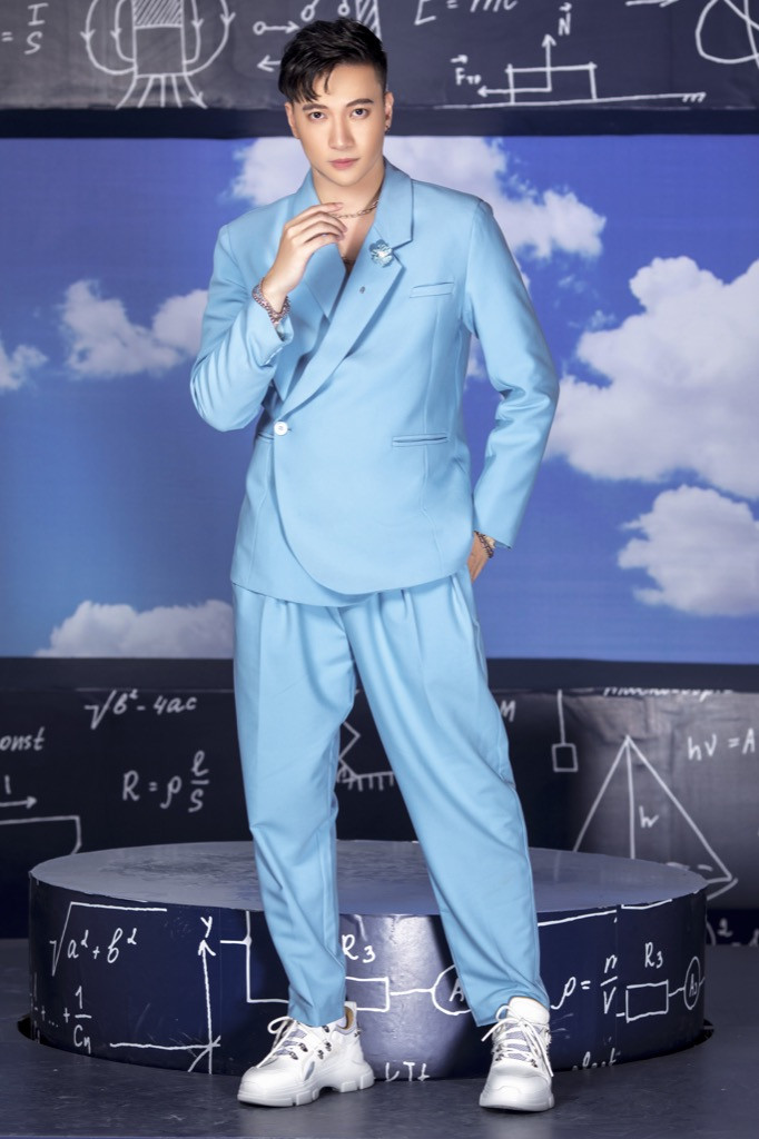 Lan Ngọc đọc rap, cô Minh Hiếu “phân thân” trong MV “Phiếu Bé Ngoan” của S.T Sơn Thạch ảnh 1