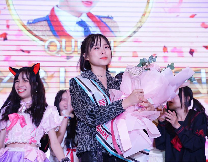 Các thành viên nhóm SGO48 mang mặt nạ phòng dịch để bắt tay với hơn 1000 fan ảnh 8