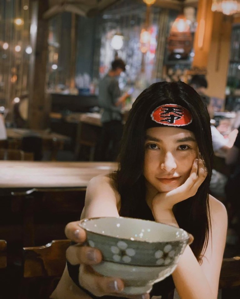 Sao Việt 24H: Hoa hậu Tiểu Vy khoe ảnh cực chất, Jun Phạm lộ cơ bắp săn chắc ảnh 7